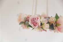Load image into Gallery viewer, Pretty Petals | Flower Mobile (2)-Be.YOU.bébé