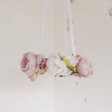 Load image into Gallery viewer, PRETTY PETALS FLOWER MOBILE (3)