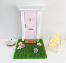 Load image into Gallery viewer, MY WEE FAIRY DOOR | COLOURED DAISY FLOWERS
